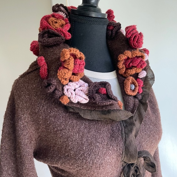 Front tie wrap sweater with collar - Picture 1 of 11